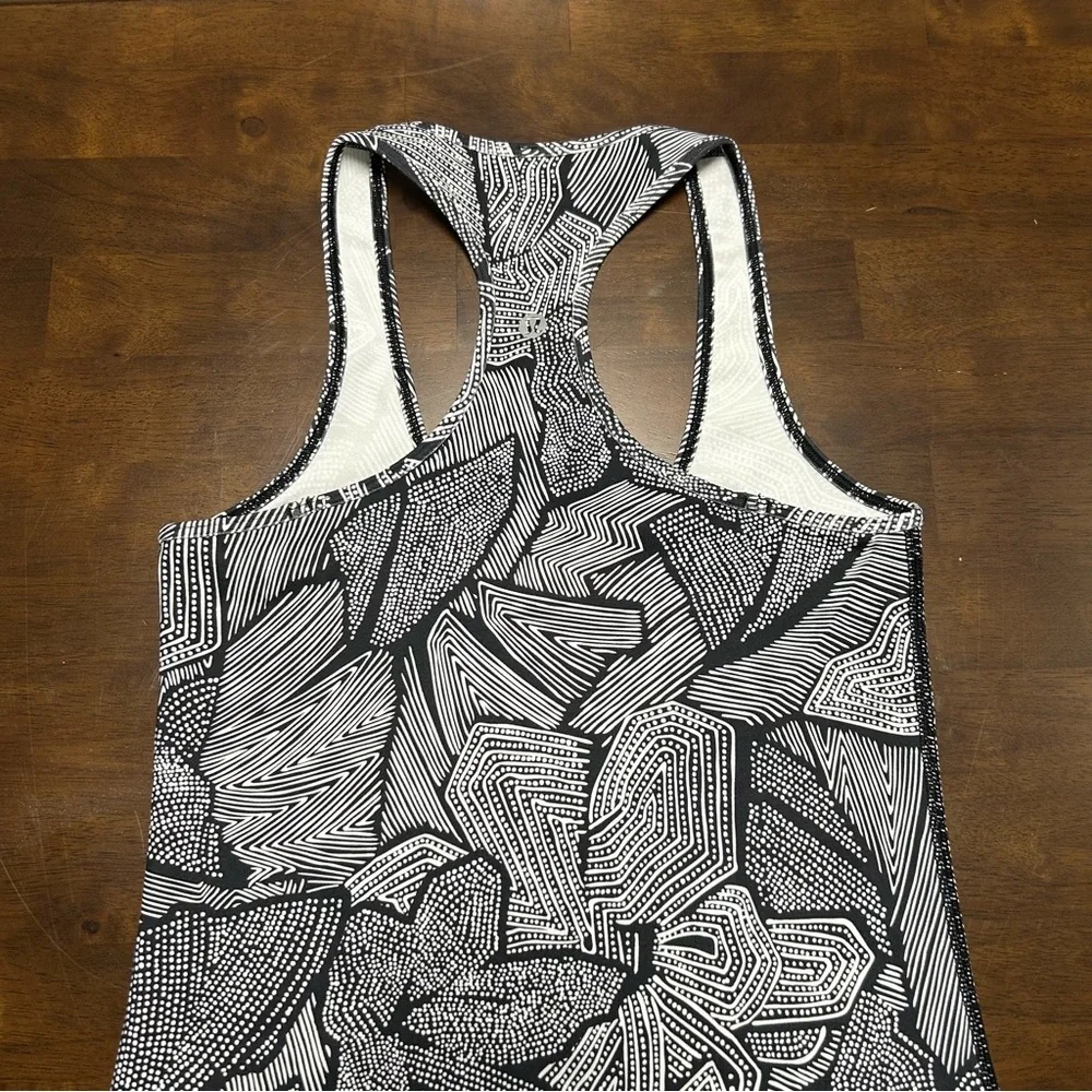 Lululemon Cool Racerback Tank Top Shirt in Dottie Tribe Print White Black Size 4